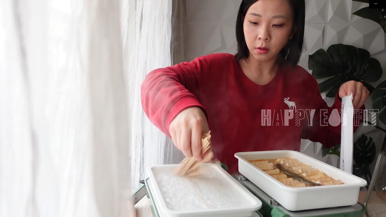 剝皮辣椒豆腐減醣麵食譜：煮減醣麵。