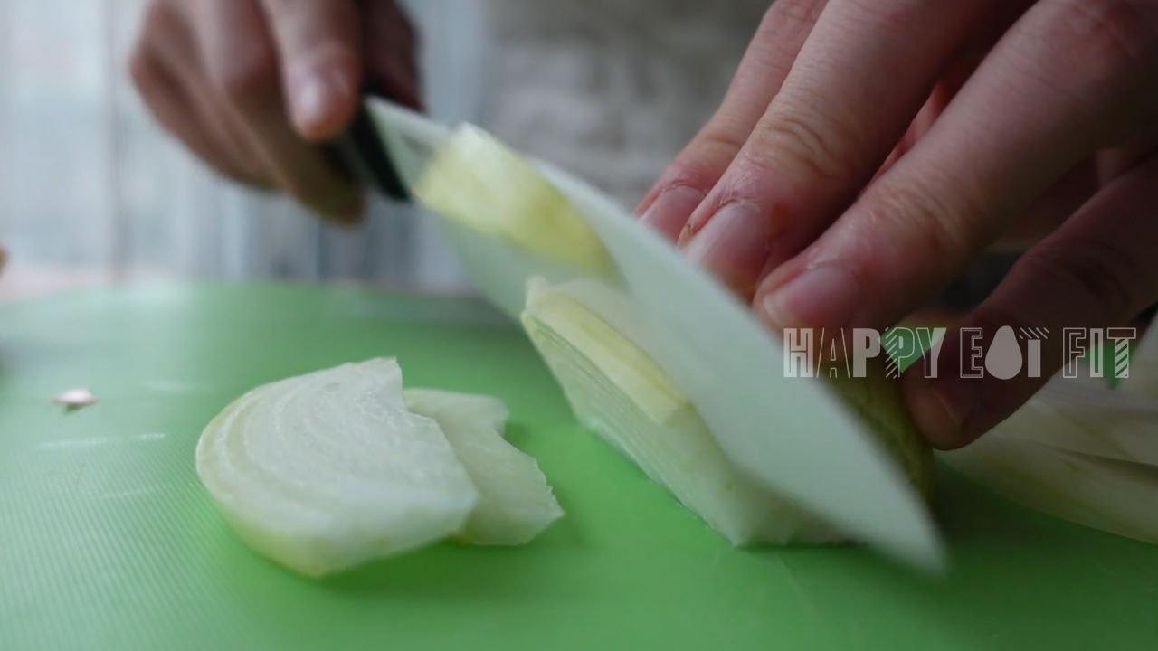 低熱量牛肉河粉食譜：洋蔥切片。