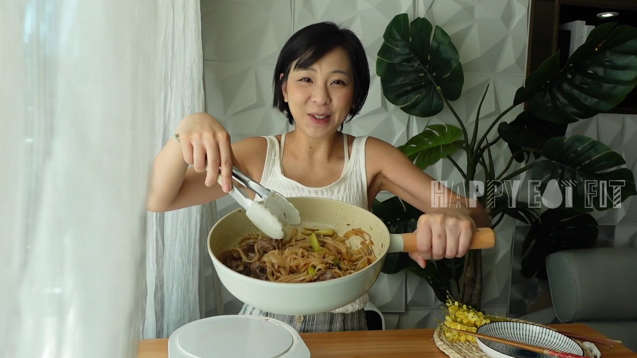 低熱量牛肉河粉可以加各種自己喜歡的蔬菜。