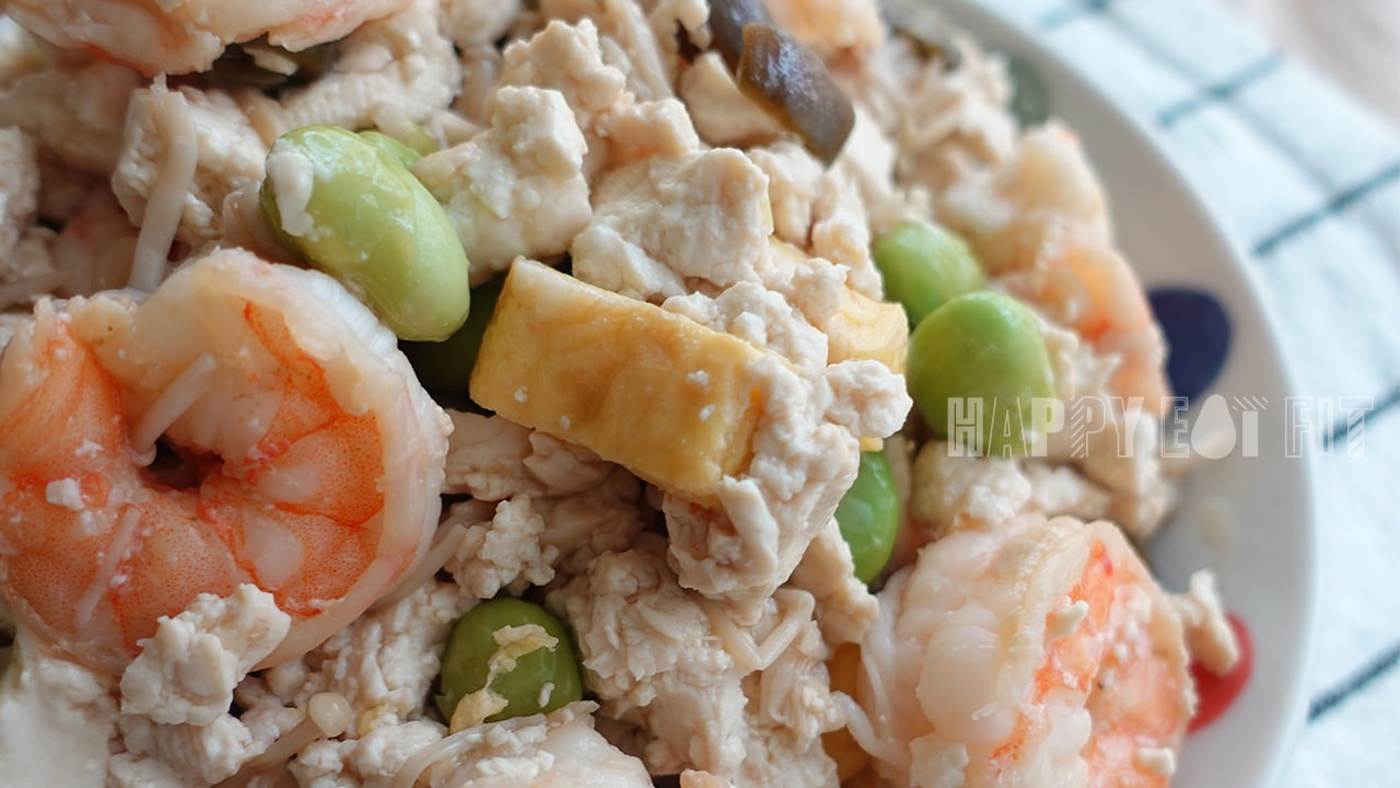 減醣版炒飯!豆腐取代白飯口感超像|剝皮辣椒偽炒飯食譜,滿滿飽足感跟蛋白質 - 第2張圖 剝皮辣椒偽炒飯含有大量蛋白質。