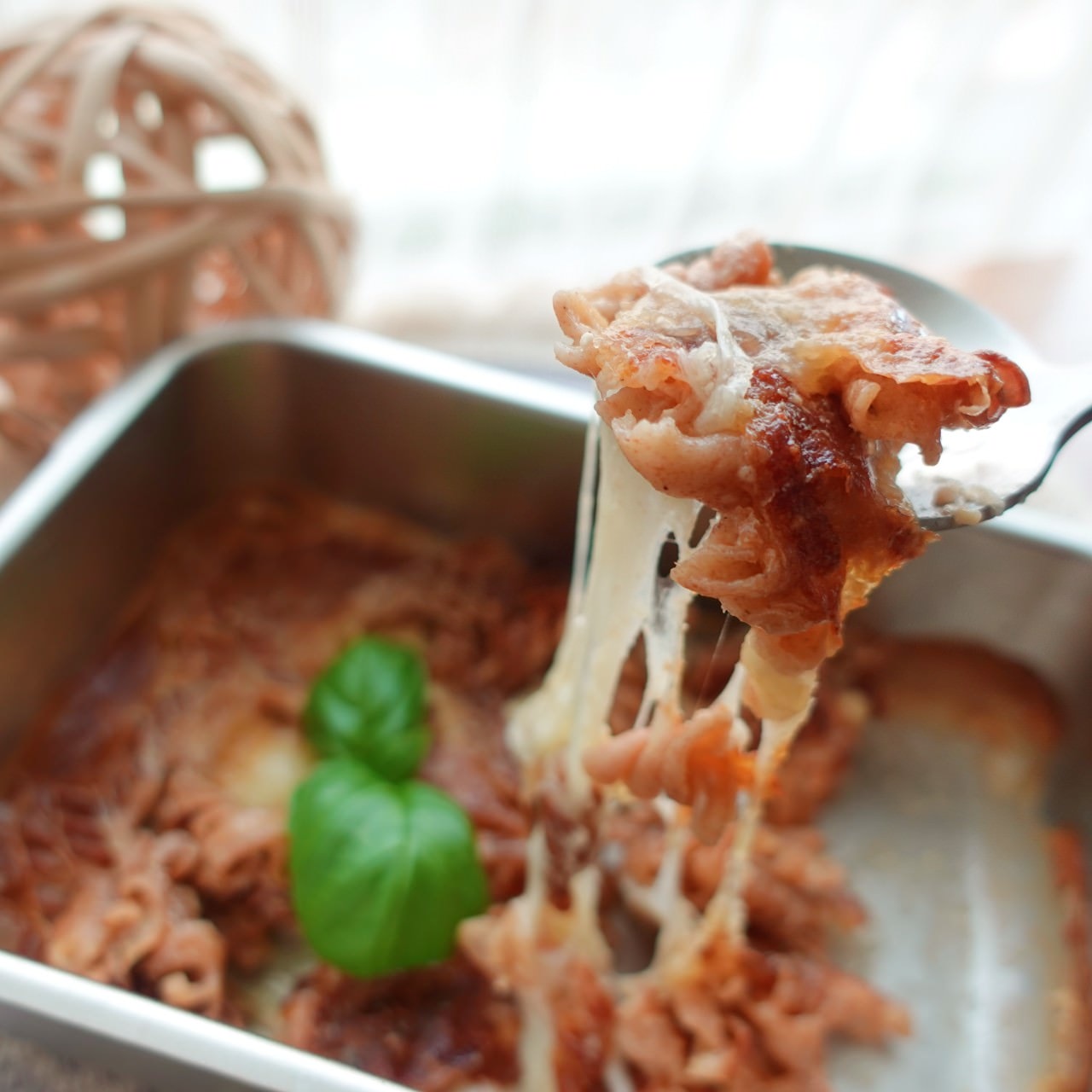 使用氣炸鍋完成焗烤超拉絲雞肉Pasta。